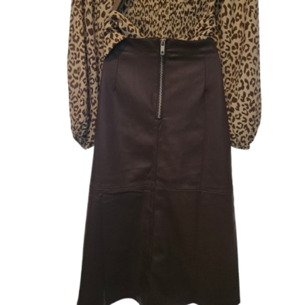 Womens Medium Chic Leopard Print Smocked Blouse - Picture 2 of 5